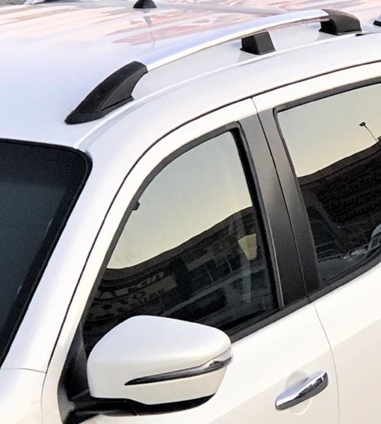 Dachreling passend für Nissan Navara Double Cab ab Bj. 2017 Aluminium Hochglanzpoliert