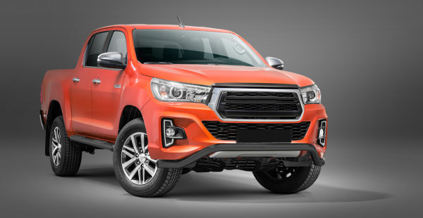 Frontschutzbügel tief Schwarz passend für Toyota Hilux (FACELIFT) Bj. 2018-2021