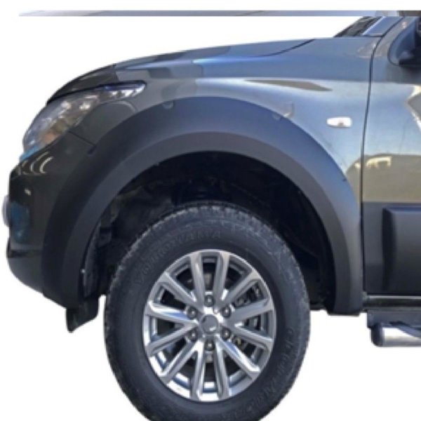 Kotflügelverbreiterung passend für Mitsubishi L 200 Bj. 2015-2019 mit Tüv ABE