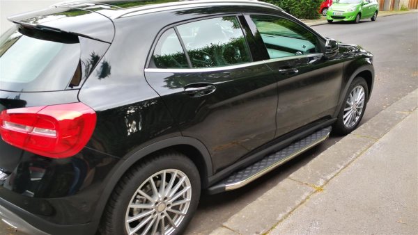 Trittbretter passend für Mercedes-Benz GLA ab 2013 Hitit Chrom mit TÜV