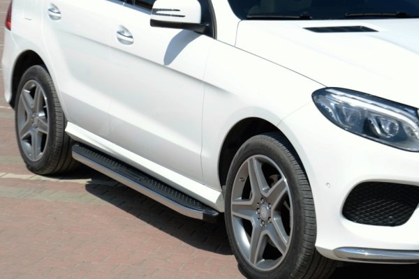 Trittbretter passend für Mercedes-Benz GLA ab 2013 Ares Chrom mit TÜV