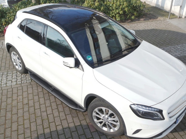 Trittbretter passend für Mercedes-Benz GLA ab 2013 Ares Schwarz mit TÜV
